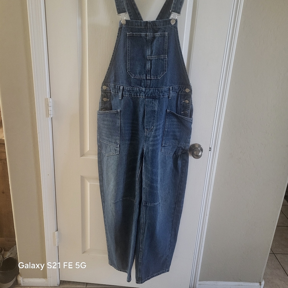 Women's Dark Blue Denim - Sleek Straight Fit